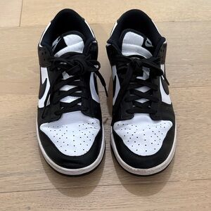 Nike Women's Black and White Sneakers
